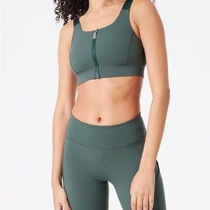Outdoor Voices Powerhouse Bra in Evergreen NWT